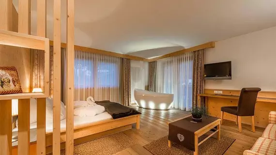 Boutique Hotel Nives | Trentino-Alto Adige - Güney Tirol (il) - Selva di Val Gardena