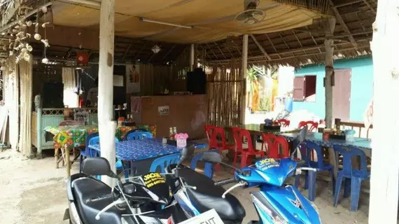 Jackie Bamboo House Hostel | Krabi İli - Ko Lanta