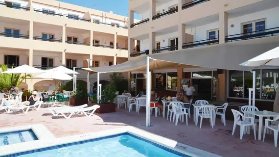 azuLine Apartamentos Sunshine | Balearic Adaları - İbiza Adası - Sant Antoni de Portmany - Cala de Bou