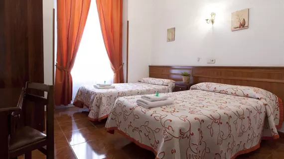 Hostal Condestable | Madrid Özerk Topluluğu - Madrid (ve civarı) - Centro - Malasana