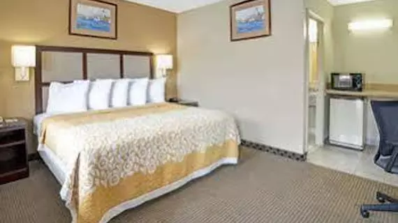 Days Inn and Conference Center Branford | Connecticut - New Haven (ve civarı) - Branford