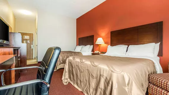 Quality Inn and Suites | Indiana - Greendale