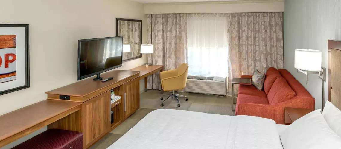 Hampton Inn and Suites Tampa Busch Gardens Area | Florida - Tampa (ve civarı) - Tampa