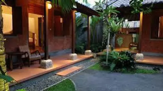 Nurada Cottage | Bali - Ubud - Kedewatan