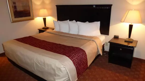 Red Roof Inn and Suites Oxford | Alabama - Oxford (ve civarı) - Oxford