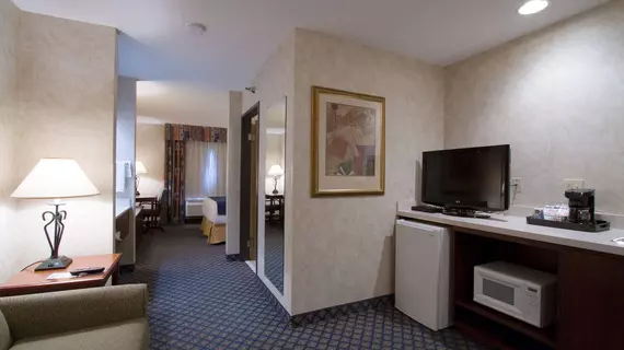 HOLIDAY INN EXPRESS MILES CITY | Montana - Miles City