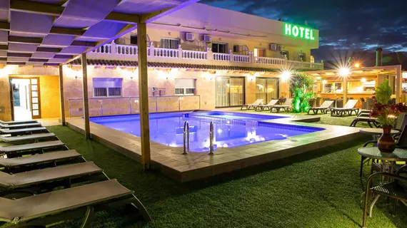 Hotel Noguera | Valencia Bölgesi - Alicante (vilayet) - Marina Baja - L'Alfas del Pi