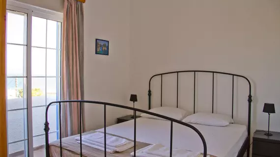 Blue Dolphin Studios and Apartment | Attica - Aegina