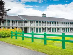 Colonnade Inn | Vermont - Lyndonville - Lyndon