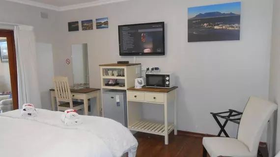 Dilisca Guesthouse | Western Cape (il) - West Coast DC - Drakenstein - Cape Town (ve civarı) - Cape Town - Durbanville