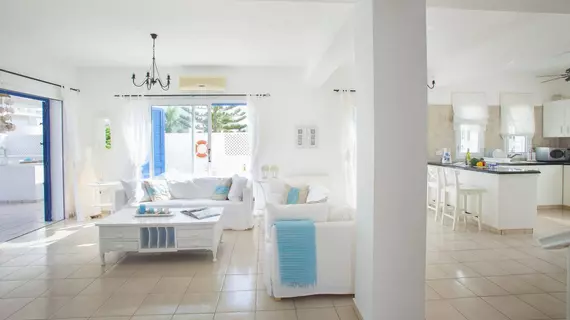 Mimosa Seafront Villa | Kıbrıs - Mağusa