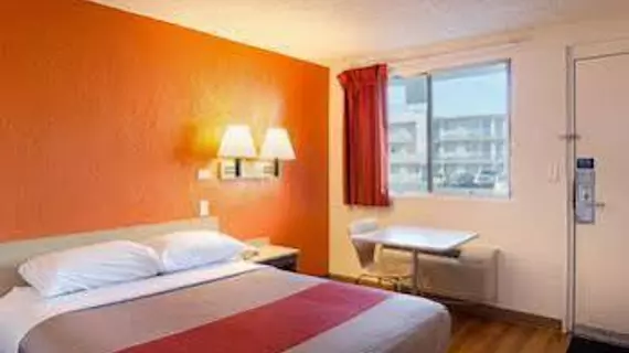 Motel 6 Denver Central - Federal Boulevard | Kolorado - Denver (ve civarı) - Denver - Regis