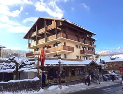 Les Aiguilles de Warens | Auvergne-Rhone-Alpes - Haute-Savoie (bölge) - Combloux