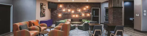 La Quinta Inn and Suites Owasso | Oklahoma - Tulsa (ve civarı) - Owasso