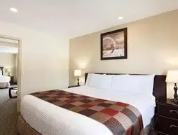 Days Inn Montreal East | Quebec - Montreal (ve civarı) - Montreal - Saint-Leonard