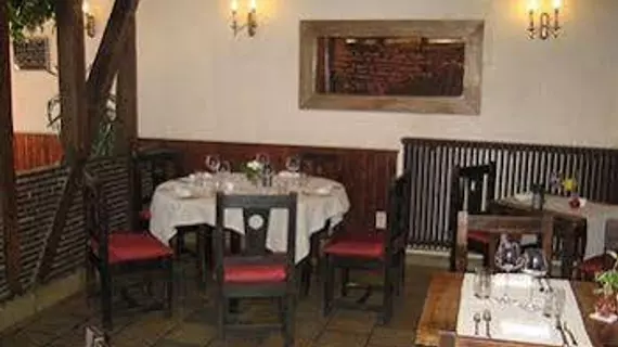 Hotel Restaurant Le Cheval Blanc | Bourgogne-Franche-Comte - Yonne - Charny-Oree-de-Puisaye