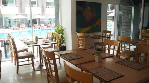 Baron Beach Hotel | Chonburi (vilayet) - Pattaya (ve civarı) - Pattaya - Pattaya Körfezi