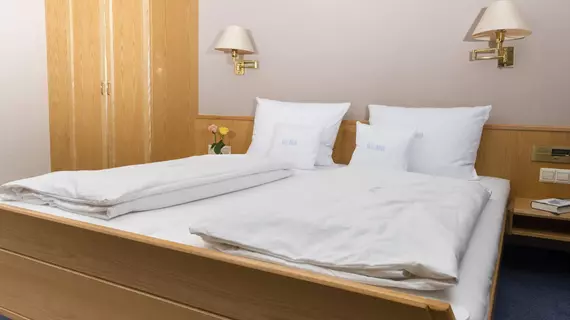 Hotel Adler | Baden-Wuerttemberg - Rems-Murr-Kreis - Stuttgart (ve civarı) - Waiblingen