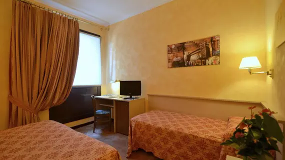 Hotel Plaza | Piedmont - Turin (ve civarı) - Turin - San Salvario