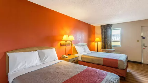 Motel 6 Nashville | Tennessee - Nashville-Davidson - Nashville (ve civarı) - Nashville