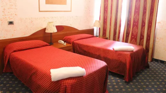 Hotel Cavour Resort | Piedmont - Turin (ve civarı) - Moncalieri