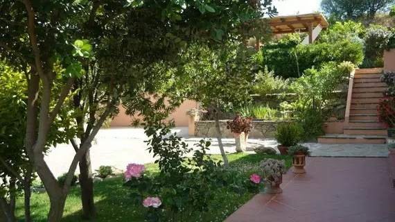 B&B Li Muntigeddi | Sardinya - Sassari - San Teodoro