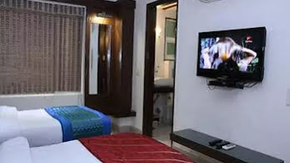 Hotel High 5 Land | Batı Delhi - Ulusal Eyalet Başkenti Delhi - Delhi (ve civarı) - Yeni Delhi - Karol Bagh