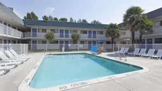 Motel 6 Davis - Sacramento Area | Kaliforniya - Sacramento (ve civarı) - Davis