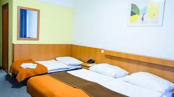 Hotel Inos | Prag - Městská čast Praha 4 (en büyük Prag ilçesi) - Podoli