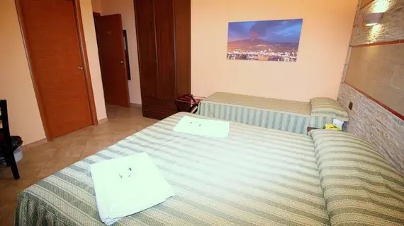 B&B Ines | Sicilya - Messina (vilayet) - Taormina Sahili - Giardini Naxos