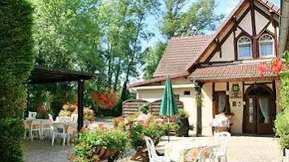 Logis Doubs Rivage | Bourgogne-Franche-Comte - Saone-et-Loire (bölge) - Charette