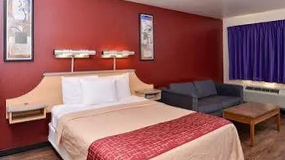 Red Roof Inn Palm Springs - Thousand Palms | Kaliforniya - Imperial County - Palm Springs (ve civarı) - Thousand Palms