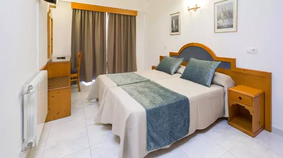 Hostal Marí | Balearic Adaları - İbiza Adası - Sant Antoni de Portmany - West End