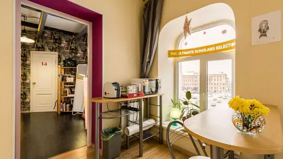 Hostel Whose Suitcase | Leningrad Bölgesi - St. Petersburg (ve civarı) - St. Petersburg - Tsentralny