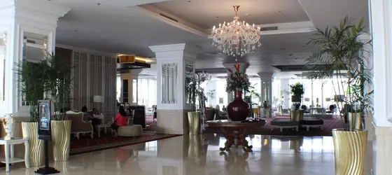 Golden Tulip Legacy Surabaya | Doğu Cava - Surabaya