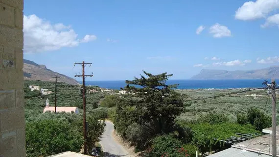 Thealia | Girit Adası - Hanya (bölge) - Kissamos - Karefilianá