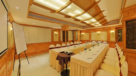 Raj Palace | Tamil Nadu - Tiruvallur - Chennai (ve civarı) - Chennai - T Nagar