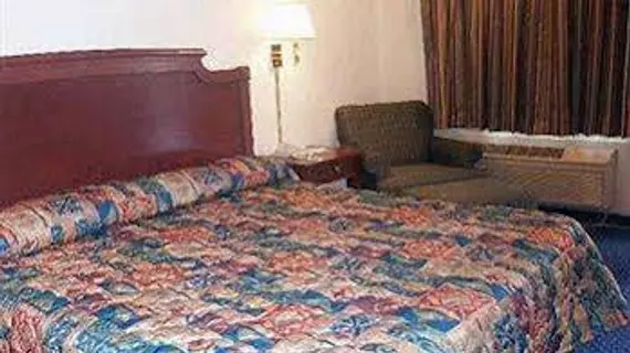 Rodeway Inn & Suites Fort Jackson | Güney Karolayna - Columbia (ve civarı) - Columbia