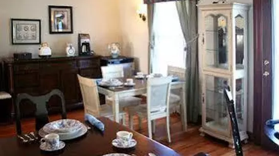 R. R. Thompson House Bed & Breakfast | Oregon - Salem (ve civarı) - Carlton