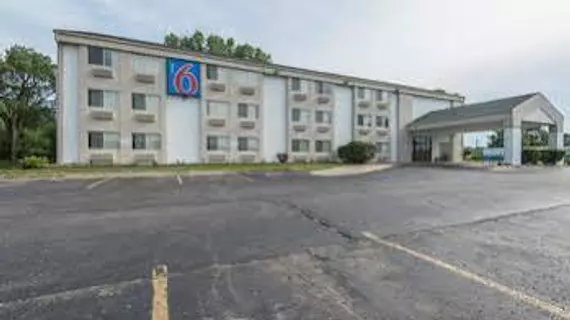 Motel 6 Lawrence KS | Kansas - Topeka (ve civarı) - Lawrence