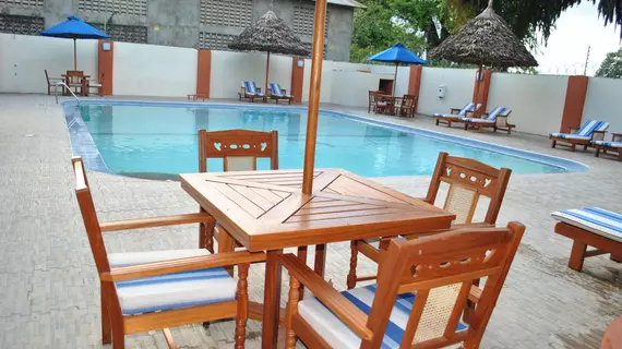 PrideInn Express Diani | Kwale İlçesi - Mombasa (ve civarı) - Diani Plajı