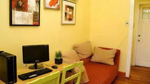 Hostal Almenas | Santiago - Santiago (ve civarı) - Providencia