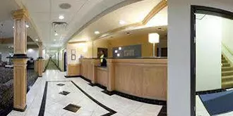 Holiday Inn Express Hotel & Suites