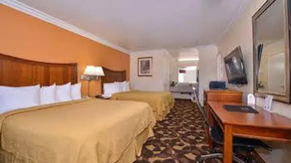 Quality Inn Lake Elsinore | Kaliforniya - Riverside County - Temecula (ve civarı) - Lake Elsinore