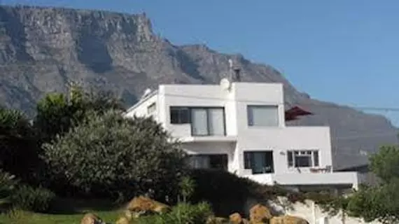 Cape View Accommodation Guesthouse | West Coast DC - Drakenstein - Cape Town (ve civarı) - Cape Town - City Bowl - Cape Town Şehir Merkezi