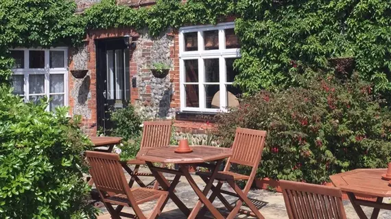 The Wheatsheaf | Norfolk (kontluk) - North Norfolk District - Holt - West Beckham