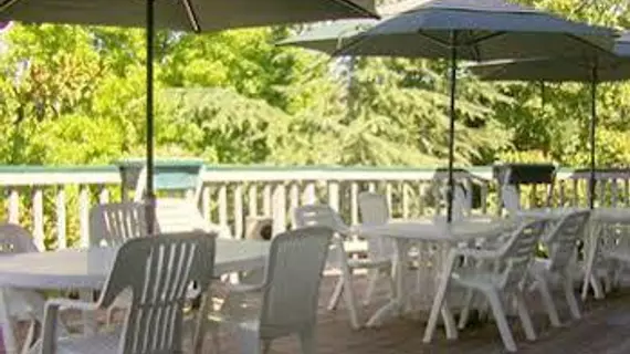 Cedarwood Inn | Oregon - Medford (ve civarı) - Ashland