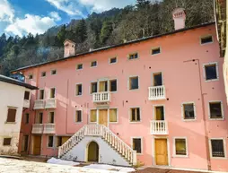 Perarolo Halldis Apartments | Veneto - Belluno (vilayet) - Perarolo di Cadore - Caralte