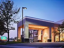 TownePlace Suites by Marriott Mississauga-Airport Corporate Centre