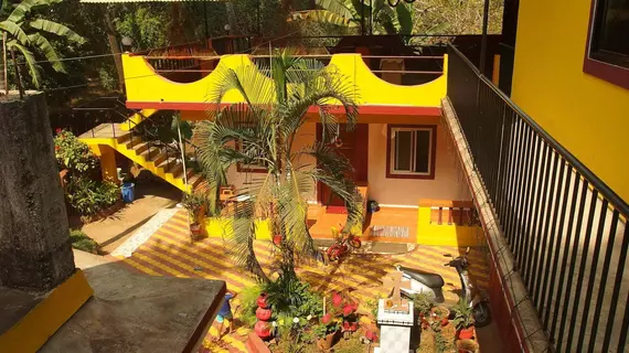 Yellow House | Goa - Kuzey Goa - Vagator